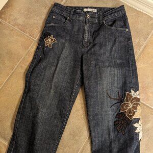 Vintage cropped dark blue jeans with flower embroidery